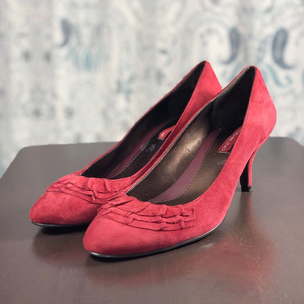 Bandolino Suede Pumps
